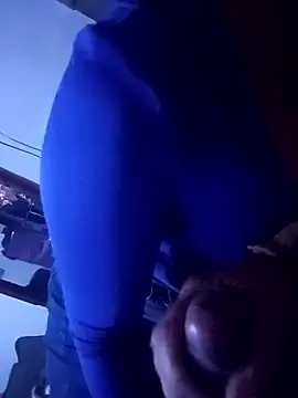 Snapshot of SINUECASTILLO chatting on 02-13-25, 04:39 SINUECASTILLO online show from 02-13-25, 04:39