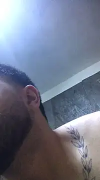 Snapshot of SINUECASTILLO chatting on 02-25-25, 07:47 SINUECASTILLO online show from 02-25-25, 07:47