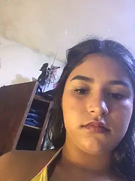 Snapshot of SINUECASTILLO chatting on 03-08-25, 05:59 SINUECASTILLO online show from 03-08-25, 05:59