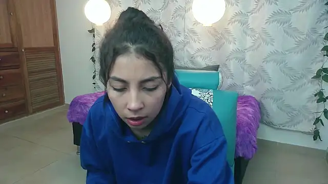Snapshot of Mya_paris chatting on 12-15-24, 03:02 Mya paris online show from 12-15-24, 03:02