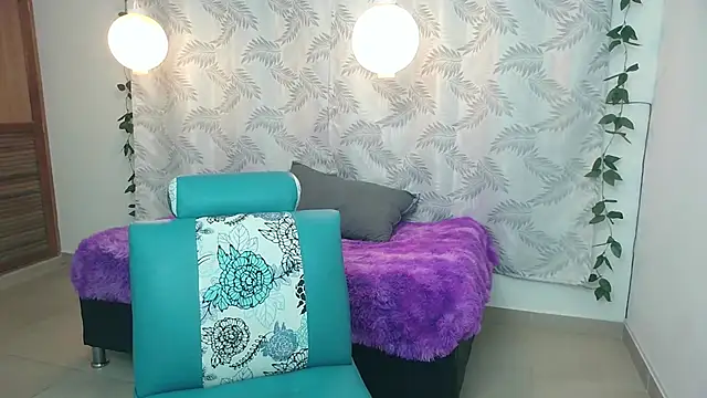 Snapshot of Mya_paris chatting on 01-22-25, 03:52 Mya paris online show from 01-22-25, 03:52