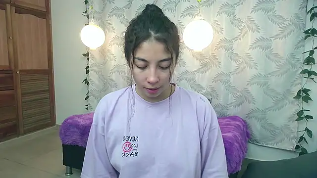Snapshot of Mya_paris chatting on 01-23-25, 01:51 Mya paris online show from 01-23-25, 01:51