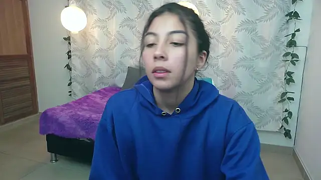 Snapshot of Mya_paris chatting on 01-27-25, 12:33 Mya paris online show from 01-27-25, 12:33