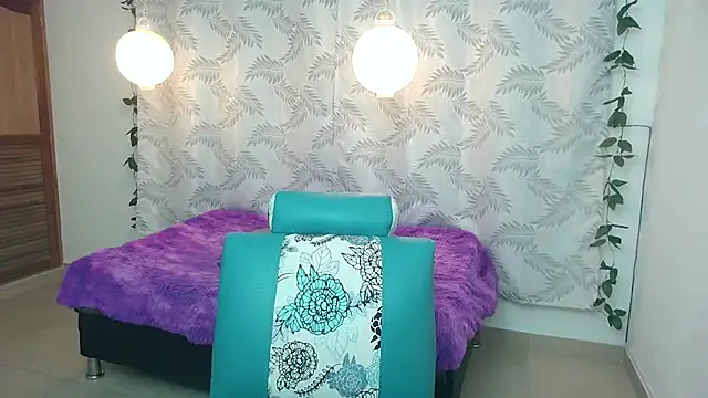 Snapshot of Mya_paris chatting on 01-28-25, 05:22 Mya paris online show from 01-28-25, 05:22