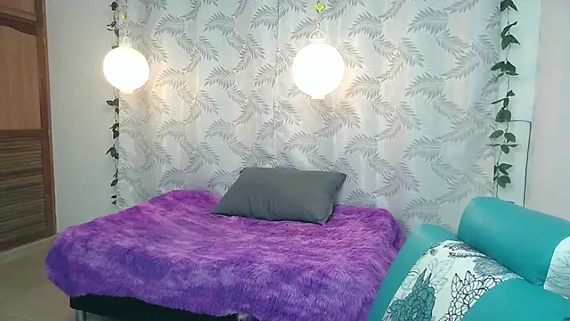 Snapshot of Mya_paris chatting on 01-30-25, 04:37 Mya paris online show from 01-30-25, 04:37