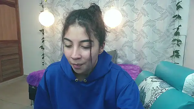Snapshot of Mya_paris chatting on 02-07-25, 03:12 Mya paris online show from 02-07-25, 03:12