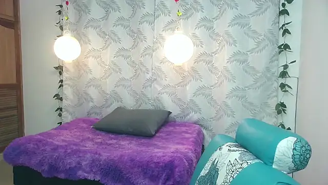 Snapshot of Mya_paris chatting on 02-08-25, 05:51 Mya paris online show from 02-08-25, 05:51