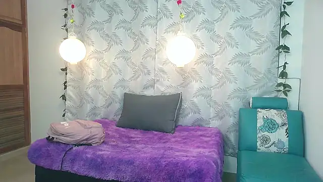 Snapshot of Mya_paris chatting on 02-09-25, 03:00 Mya paris online show from 02-09-25, 03:00