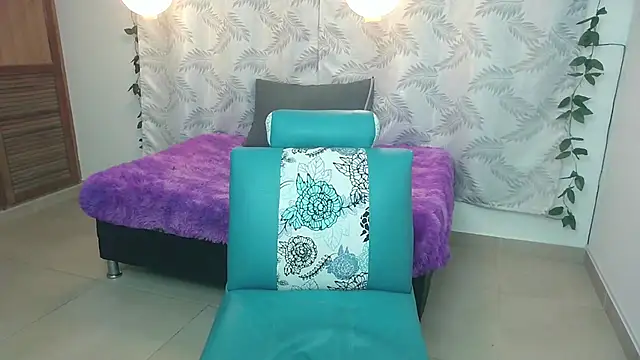 Snapshot of Mya_paris chatting on 02-09-25, 09:05 Mya paris online show from 02-09-25, 09:05