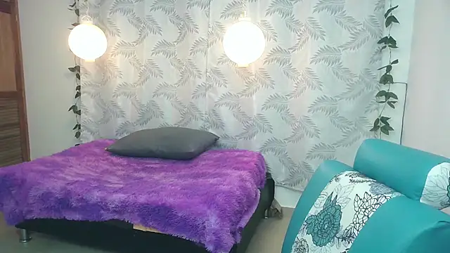 Snapshot of Mya_paris chatting on 02-11-25, 02:14 Mya paris online show from 02-11-25, 02:14
