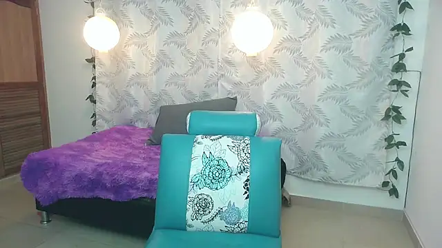 Snapshot of Mya_paris chatting on 02-12-25, 07:23 Mya paris online show from 02-12-25, 07:23