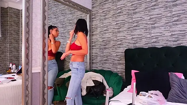 Snapshot of SarraRose chatting on 10-04-25, 08:51 SarraRose online show from 10-04-25, 08:51