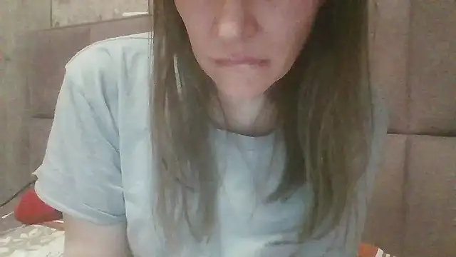 Snapshot of Sladkiegubki chatting on 02-12-25, 01:19 Sladkiegubki online show from 02-12-25, 01:19