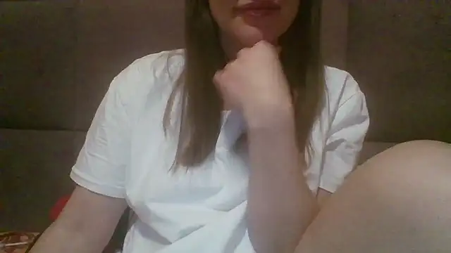 Snapshot of Sladkiegubki chatting on 02-21-25, 09:43 Sladkiegubki online show from 02-21-25, 09:43