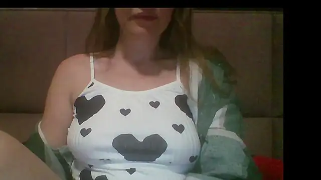 Snapshot of Sladkiegubki chatting on 10-31-25, 10:00 Sladkiegubki online show from 10-31-25, 10:00