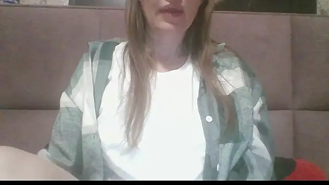 Snapshot of Sladkiegubki chatting on 11-15-25, 09:54 Sladkiegubki online show from 11-15-25, 09:54