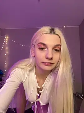 LoveLuna  online show from 02-20-25, 07:41