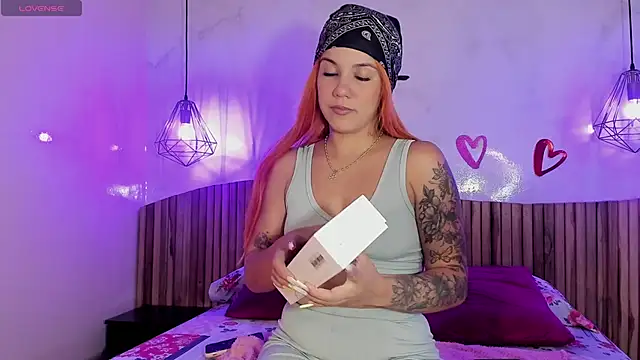 MelaniieRoux online show from 02-20-25, 06:02