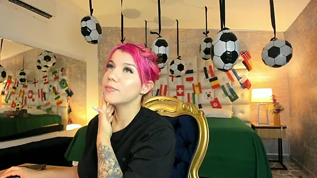 MelaniieRoux online show from 06-16-26, 07:38