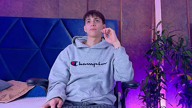 Lion Foster01 online show from 02-03-26, 11:43