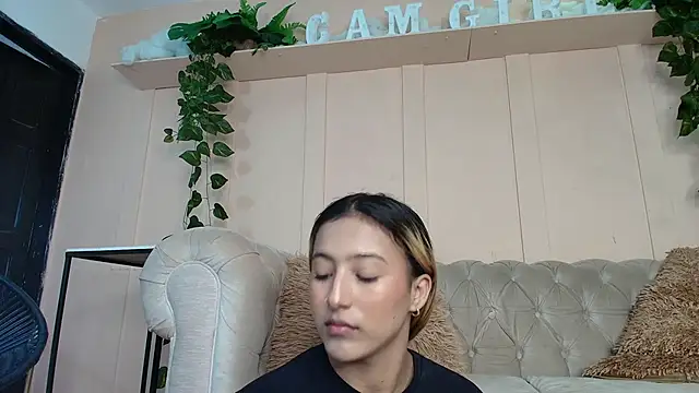 miranda villa online show from 10-27-25, 07:29