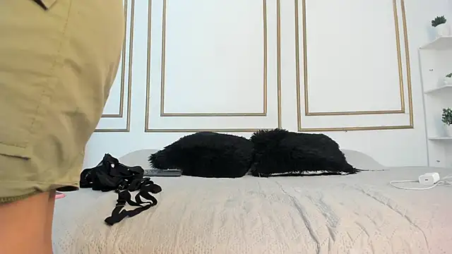 miranda villa online show from 12-14-25, 12:21