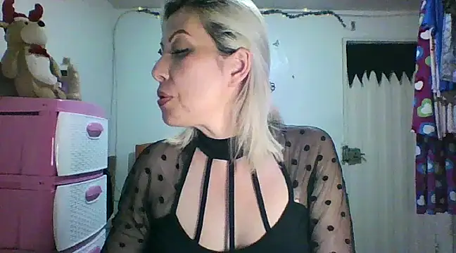 alixia81 online show from 01-11-25, 01:59