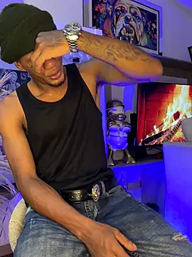 AaronCruz  online show from 10-08-25, 04:54