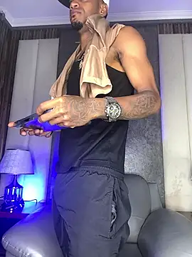 AaronCruz  online show from 01-06-26, 07:50