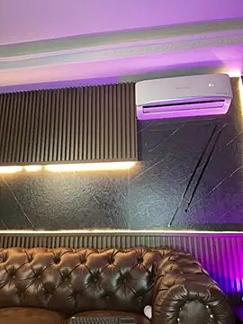 Snapshot of AaronCruz_ chatting on 03-07-26, 01:35 AaronCruz online show from 03-07-26, 01:35