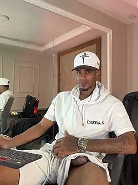 Snapshot of AaronCruz_ chatting on 03-18-26, 10:46 AaronCruz online show from 03-18-26, 10:46