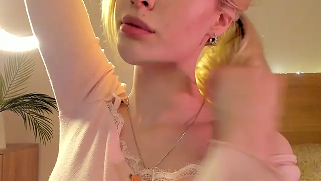 AliciaBerg online show from 12-05-24, 08:44