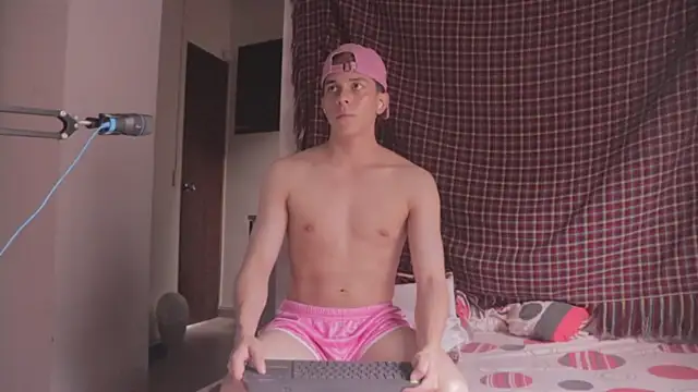 Snapshot of Tony_Hoffa chatting on 12-20-24, 07:39 Tony Hoffa online show from 12-20-24, 07:39