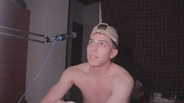 Snapshot of Tony_Hoffa chatting on 12-27-24, 11:10 Tony Hoffa online show from 12-27-24, 11:10