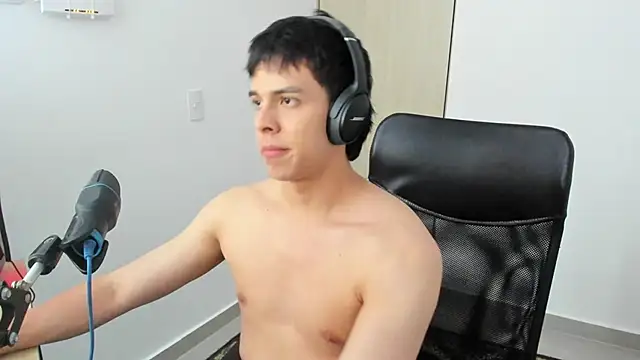 Snapshot of Tony_Hoffa chatting on 03-10-25, 11:06 Tony Hoffa online show from 03-10-25, 11:06