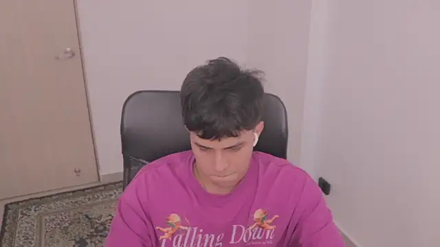 Snapshot of Tony_Hoffa chatting on 09-10-25, 07:47 Tony Hoffa online show from 09-10-25, 07:47