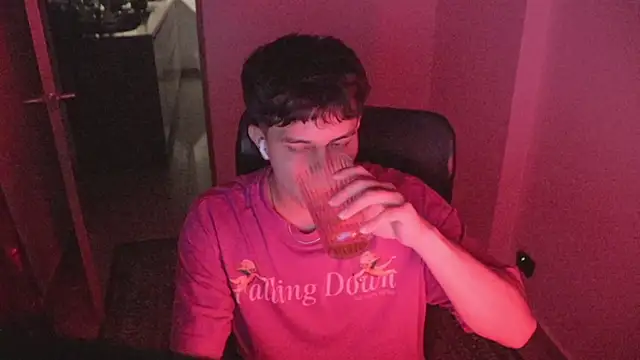 Snapshot of Tony_Hoffa chatting on 10-03-25, 05:04 Tony Hoffa online show from 10-03-25, 05:04