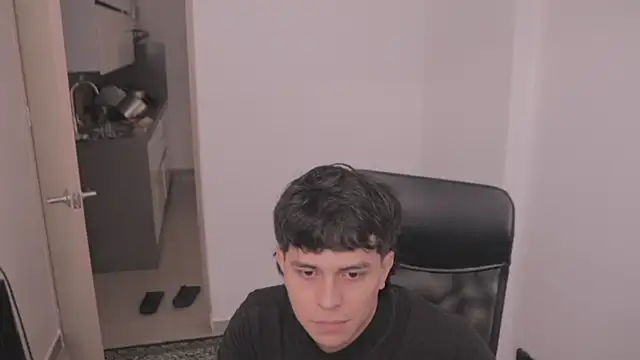 Snapshot of Tony_Hoffa chatting on 10-07-25, 08:28 Tony Hoffa online show from 10-07-25, 08:28