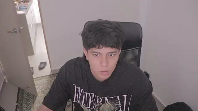 Snapshot of Tony_Hoffa chatting on 10-23-25, 07:12 Tony Hoffa online show from 10-23-25, 07:12