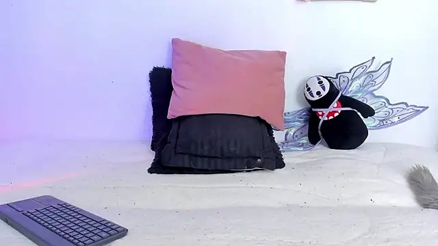 Snapshot of AlyRoses chatting on 01-24-25, 01:13 AlyRoses online show from 01-24-25, 01:13