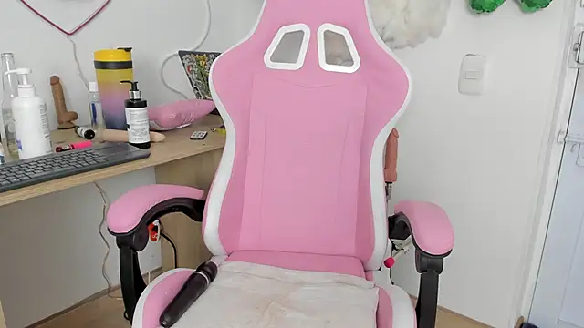 Snapshot of AlyRoses chatting on 03-16-25, 06:09 AlyRoses online show from 03-16-25, 06:09