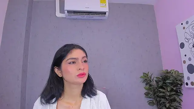 Tiffany mendez online show from 05-06-26, 12:10
