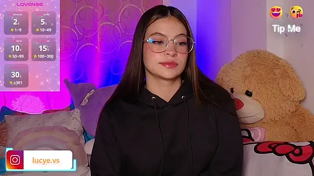 LucyEvans  online show from 02-06-26, 04:28