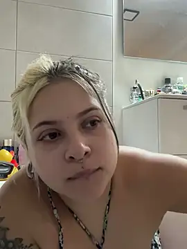 Snapshot of sammymoon chatting on 01-16-25, 01:58 sammymoon online show from 01-16-25, 01:58