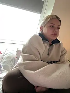 Snapshot of sammymoon chatting on 01-17-25, 09:17 sammymoon online show from 01-17-25, 09:17