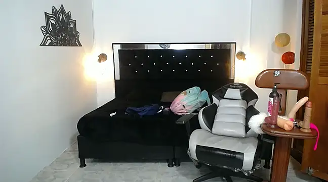 Snapshot of candy_hairy chatting on 03-14-25, 10:07 candy hairy online show from 03-14-25, 10:07