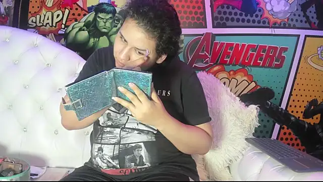 Snapshot of candy_hairy chatting on 11-13-25, 02:32 candy hairy online show from 11-13-25, 02:32