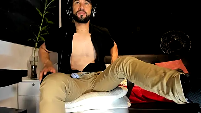 alessandro wye online show from 11-18-25, 03:01