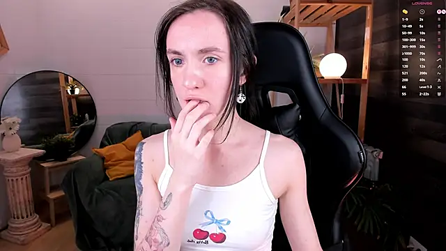 Dearly kitty online show from 05-13-26, 01:08