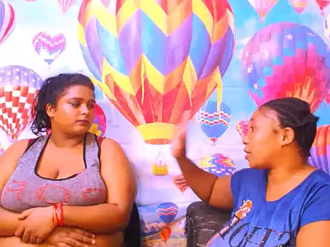 Snapshot of SexcGals chatting on 12-15-24, 08:04 SexcGals online show from 12-15-24, 08:04